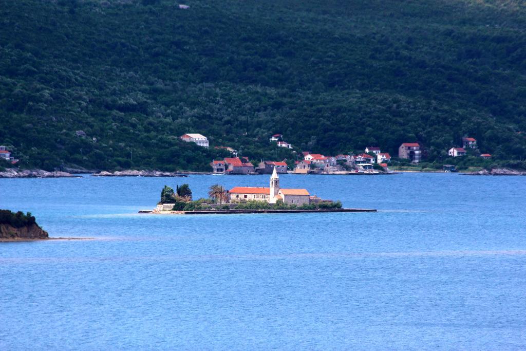 Apartments Siesta Tivat Exterior foto