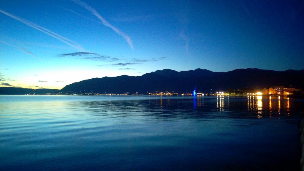 Apartments Siesta Tivat Exterior foto